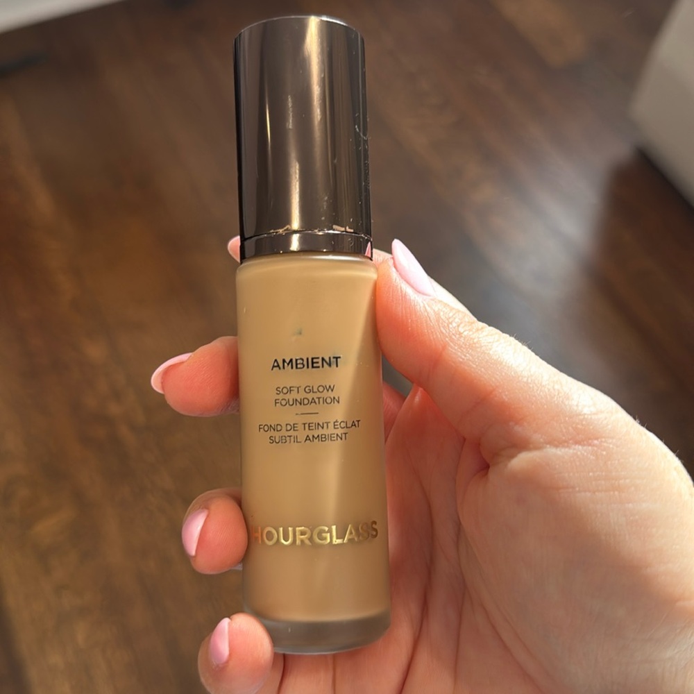 Our glass ambient soft glow foundation colour 8